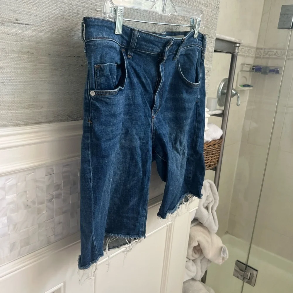 32 Anthropologie pilcro high rise slim jean shorts dark denim raw edge Bermudas - Picture 6 of 11